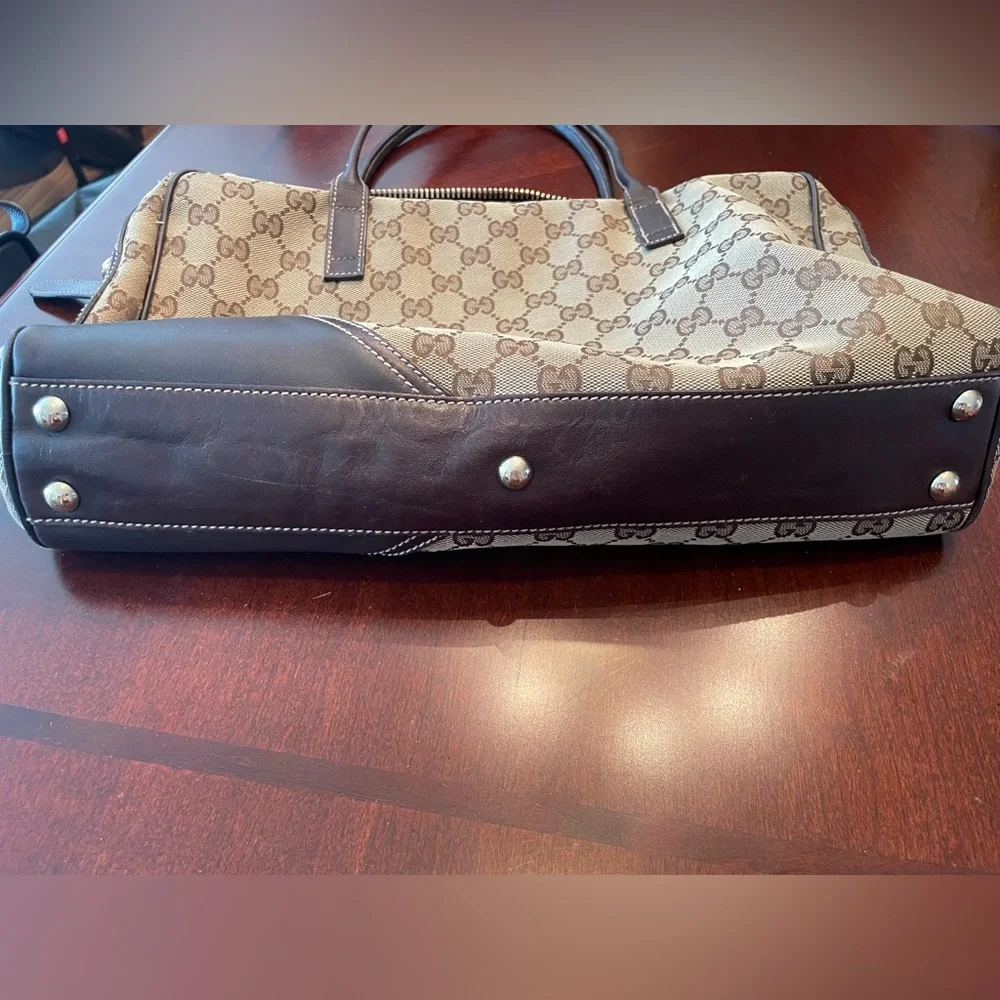 Vintage Gucci Beige and Brown Monogram Shoulder Bag - Picture 5 of 15